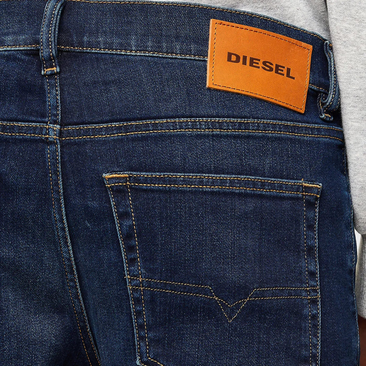 Diesel - D-Luster 009ML Slim Jeans in Blue