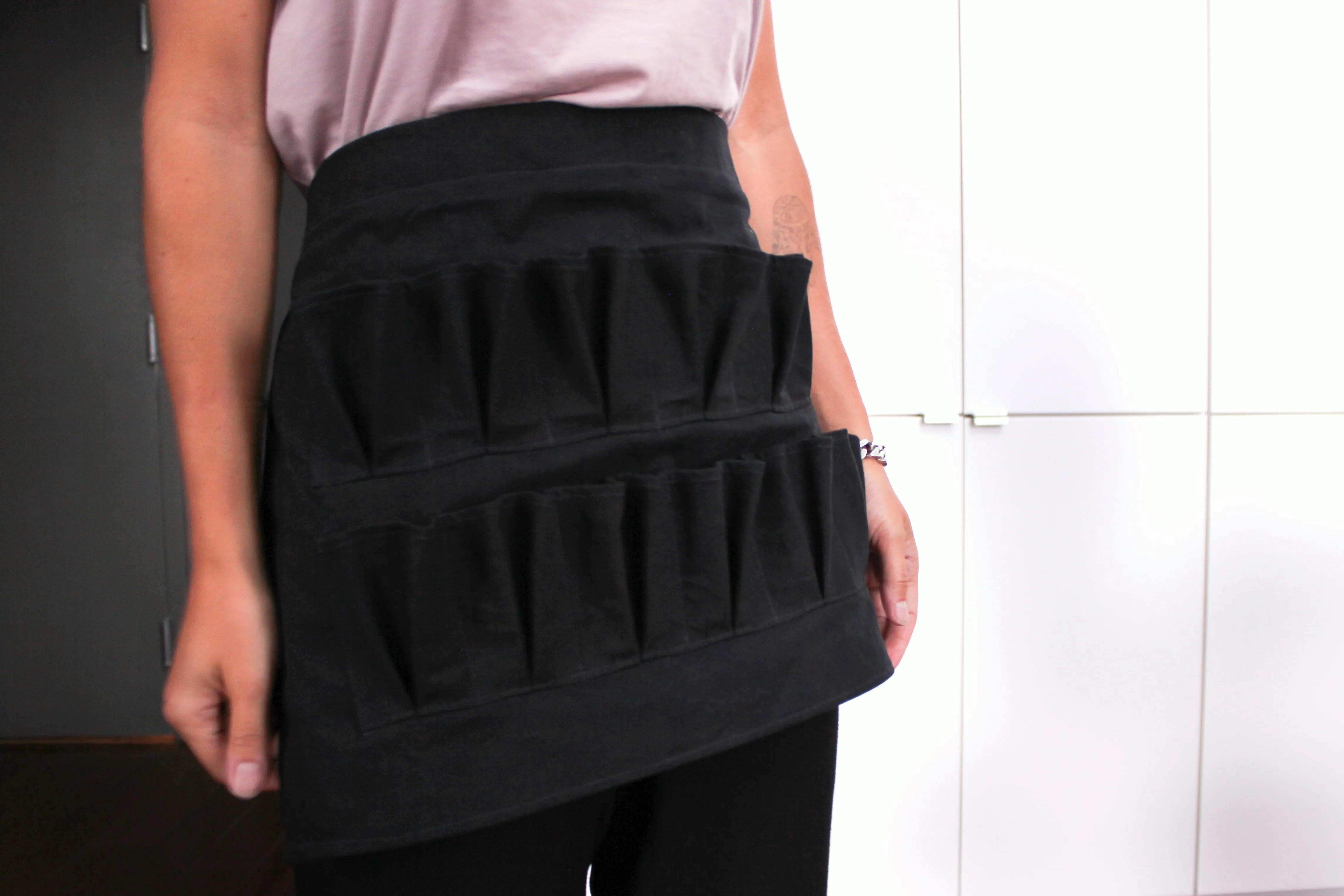 Egg Apron Black