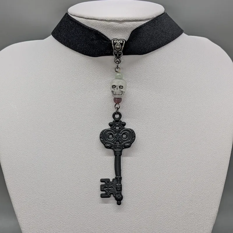 Fluorite Skull Key Choker