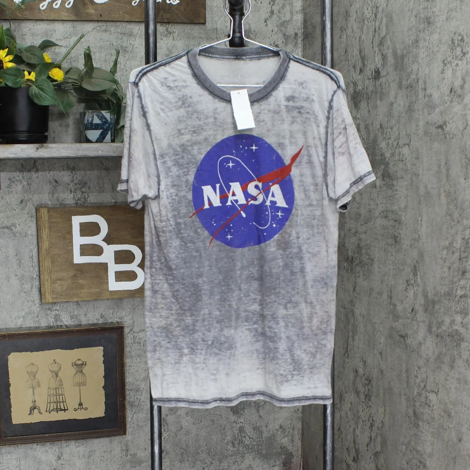 Nasa Men's Short Sleeve Graphic T-Shirt 54313777