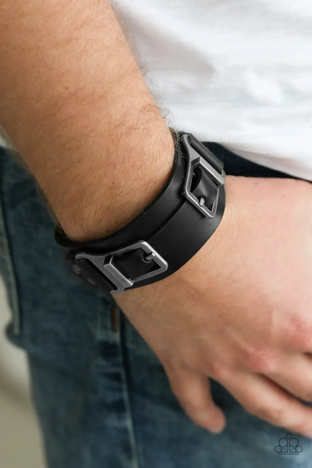 Paparazzi Scout It Out Bracelet Black