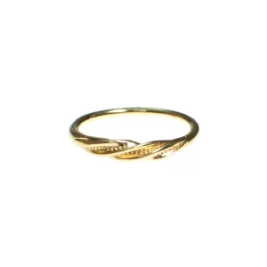 Vintage Delicate Gold Band With Swirl Detail