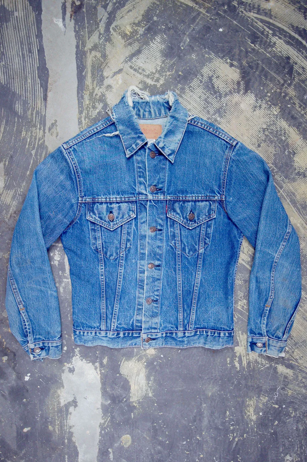 Vintage Levi's 2-Pocket USA Denim Jacket (JYJ-062)
